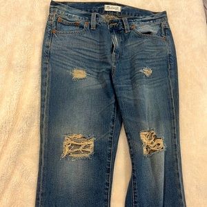 27 in size madewell lightly used ripped jean